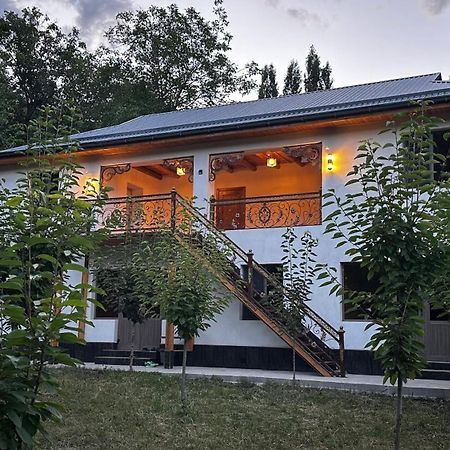 Hayat Guesthouse Nuratau Mountains Yukary-Ukhum Esterno foto
