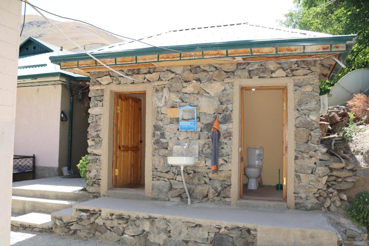Hayat Guesthouse Nuratau Mountains Yukary-Ukhum Esterno foto