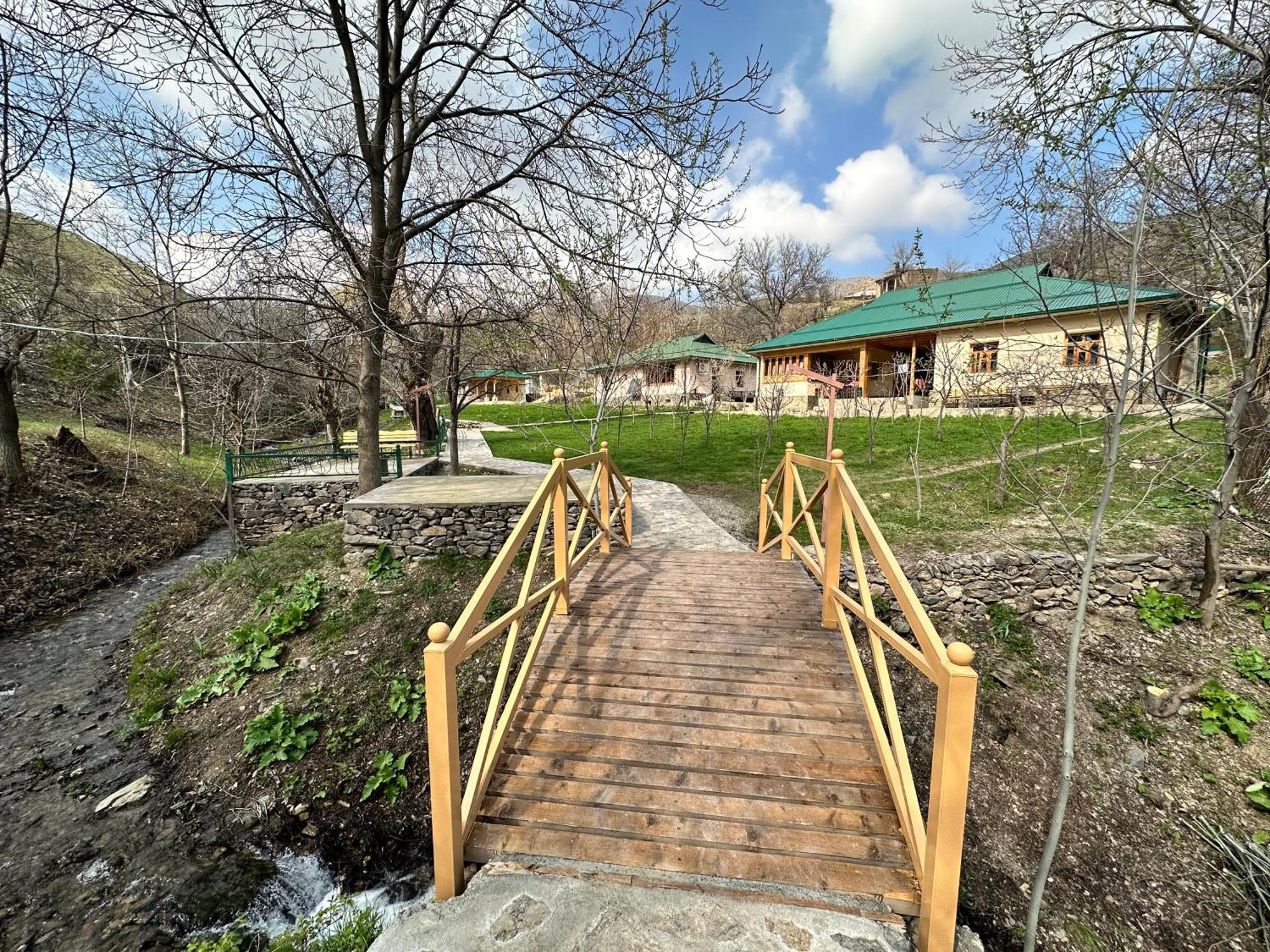 Hayat Guesthouse Nuratau Mountains Yukary-Ukhum Esterno foto