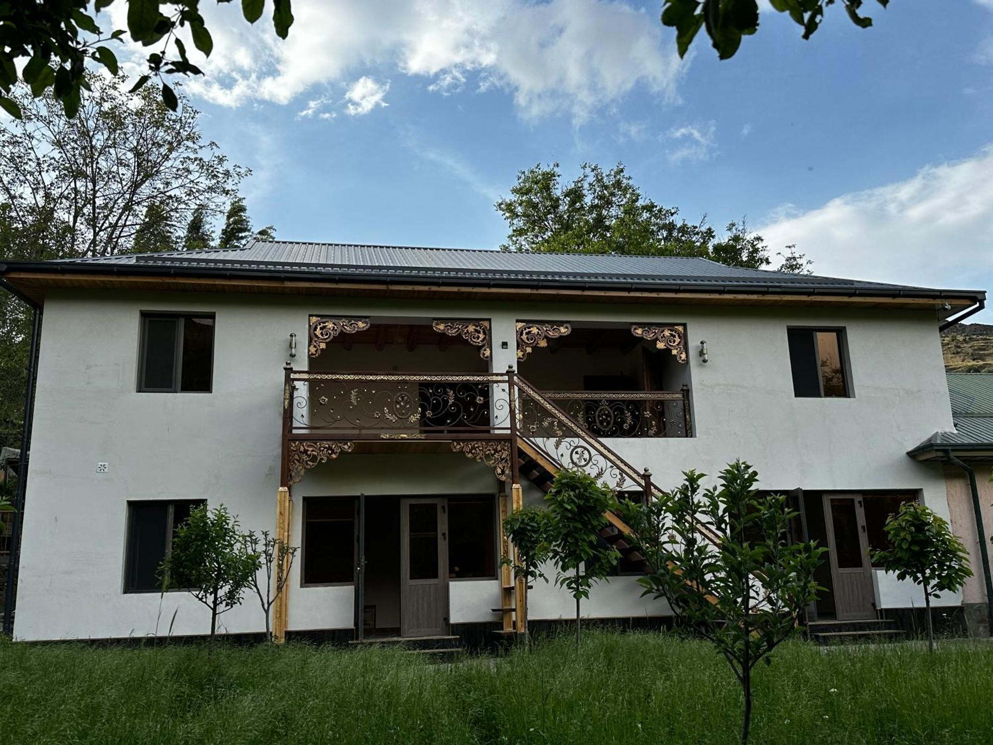 Hayat Guesthouse Nuratau Mountains Yukary-Ukhum Esterno foto