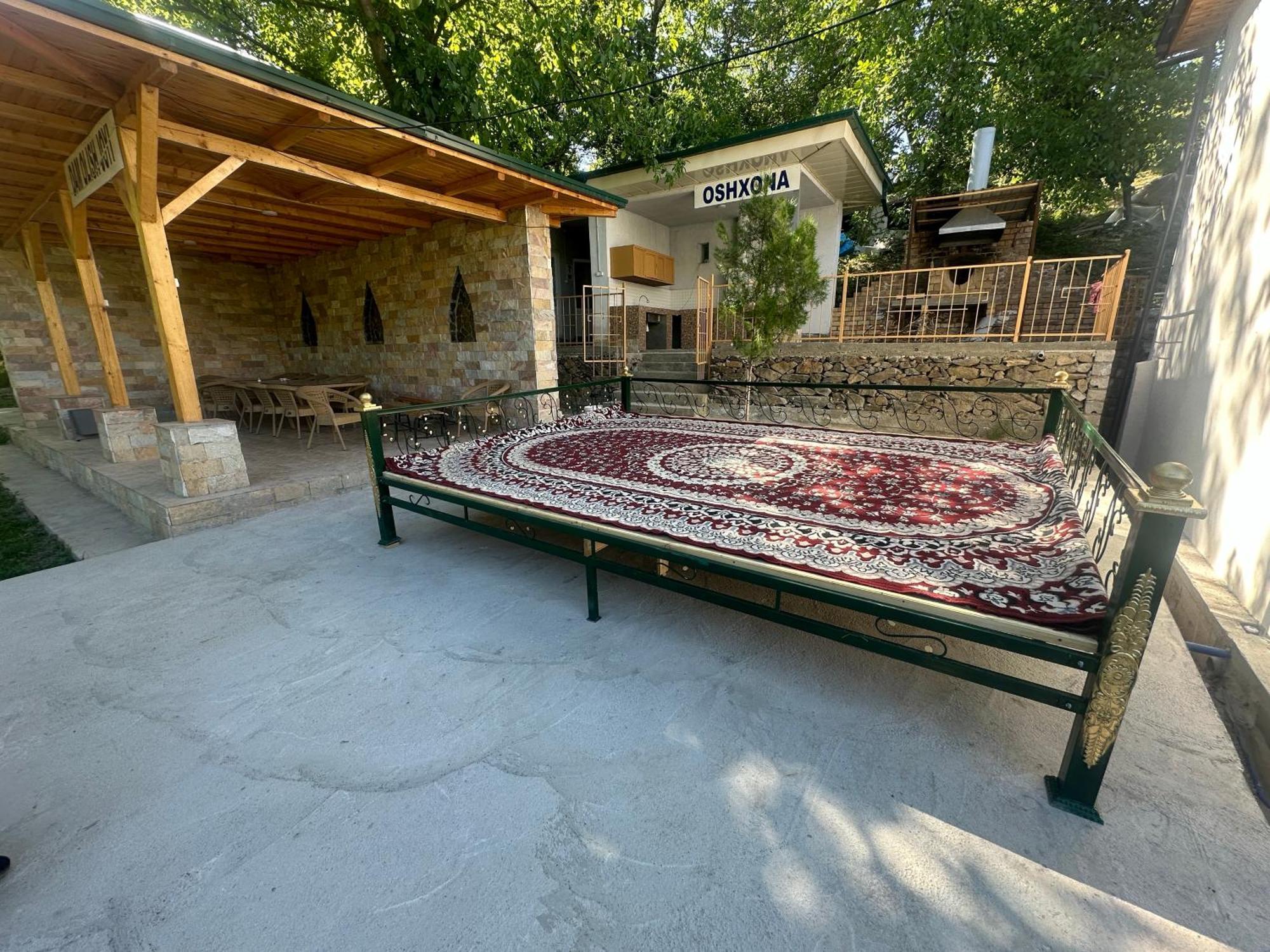 Hayat Guesthouse Nuratau Mountains Yukary-Ukhum Esterno foto